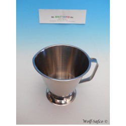 MEASURING JUG ON FOOT 1.5LITER